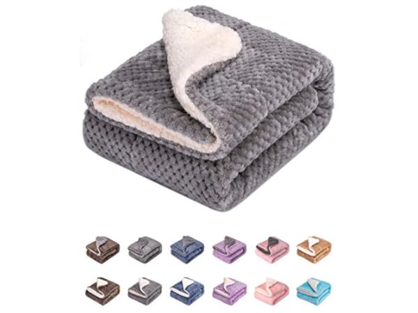 Travel Cat Bed Blankets thumbnail